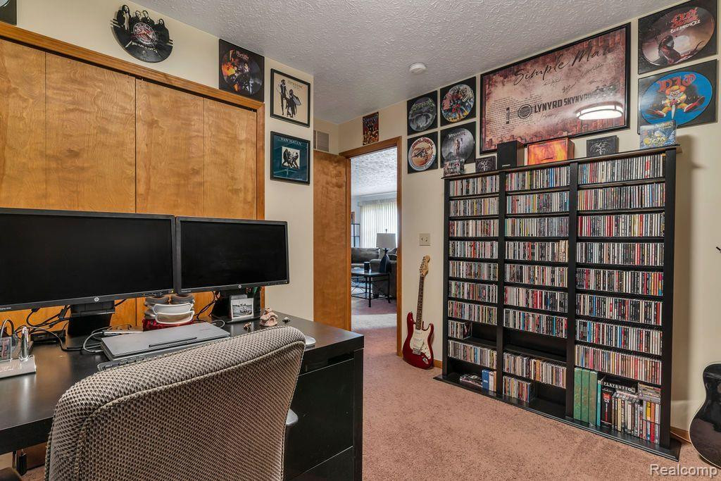 5814 HAYNER Road, Fowlerville, MI 48836 — Photo 19