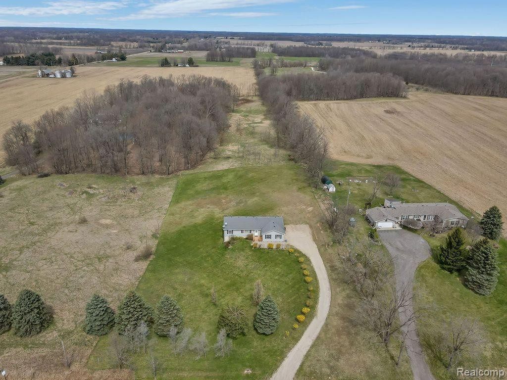5814 HAYNER Road, Fowlerville, MI 48836 — Photo 32