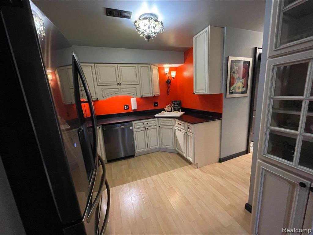 460 BALDWIN Avenue, 41, Rochester, MI 48307 — Photo 10