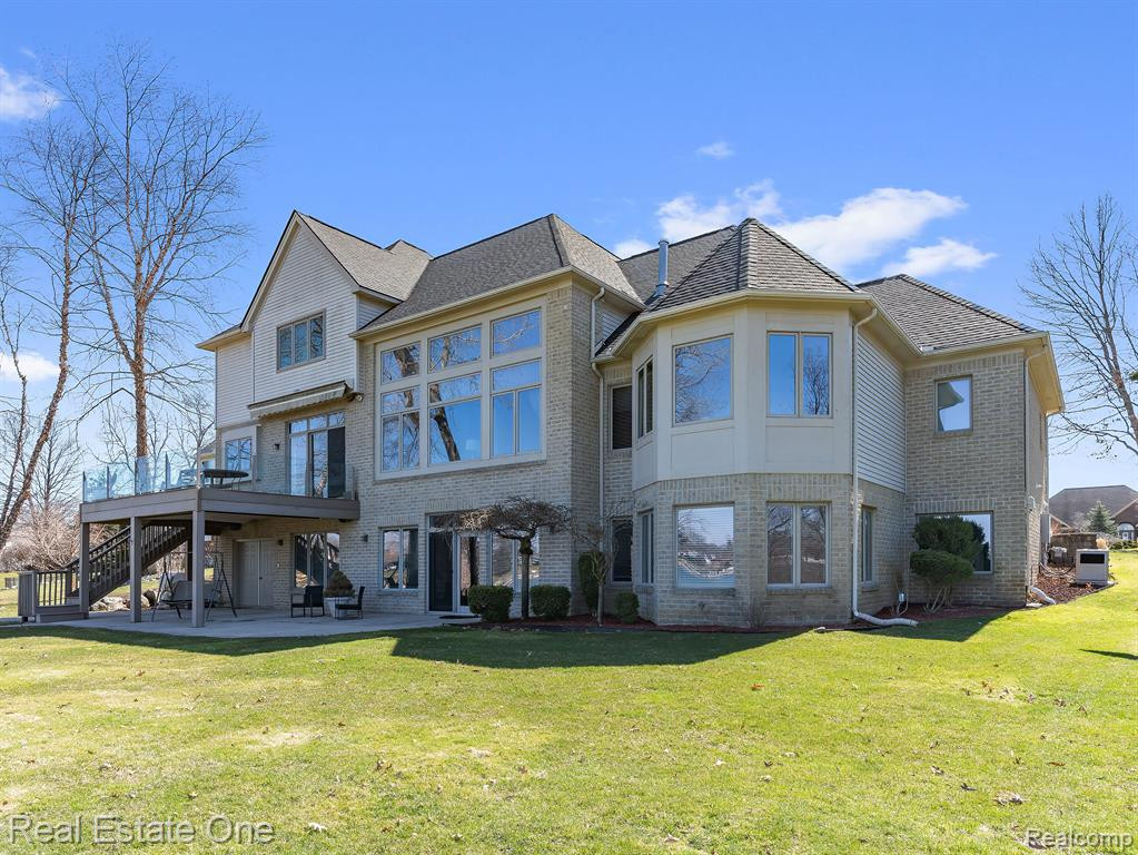 9060 HURON BLUFFS Drive, White Lake, MI — Photo 2