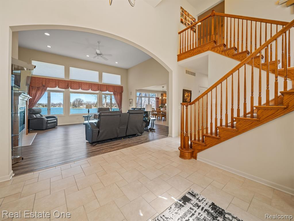 9060 HURON BLUFFS Drive, White Lake, MI — Photo 6