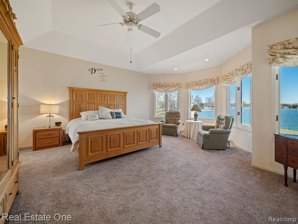 9060 HURON BLUFFS Drive, White Lake, MI — Photo 9