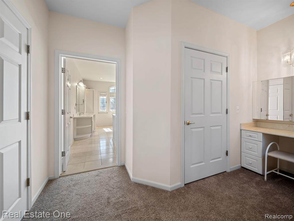 9060 HURON BLUFFS Drive, White Lake, MI — Photo 10
