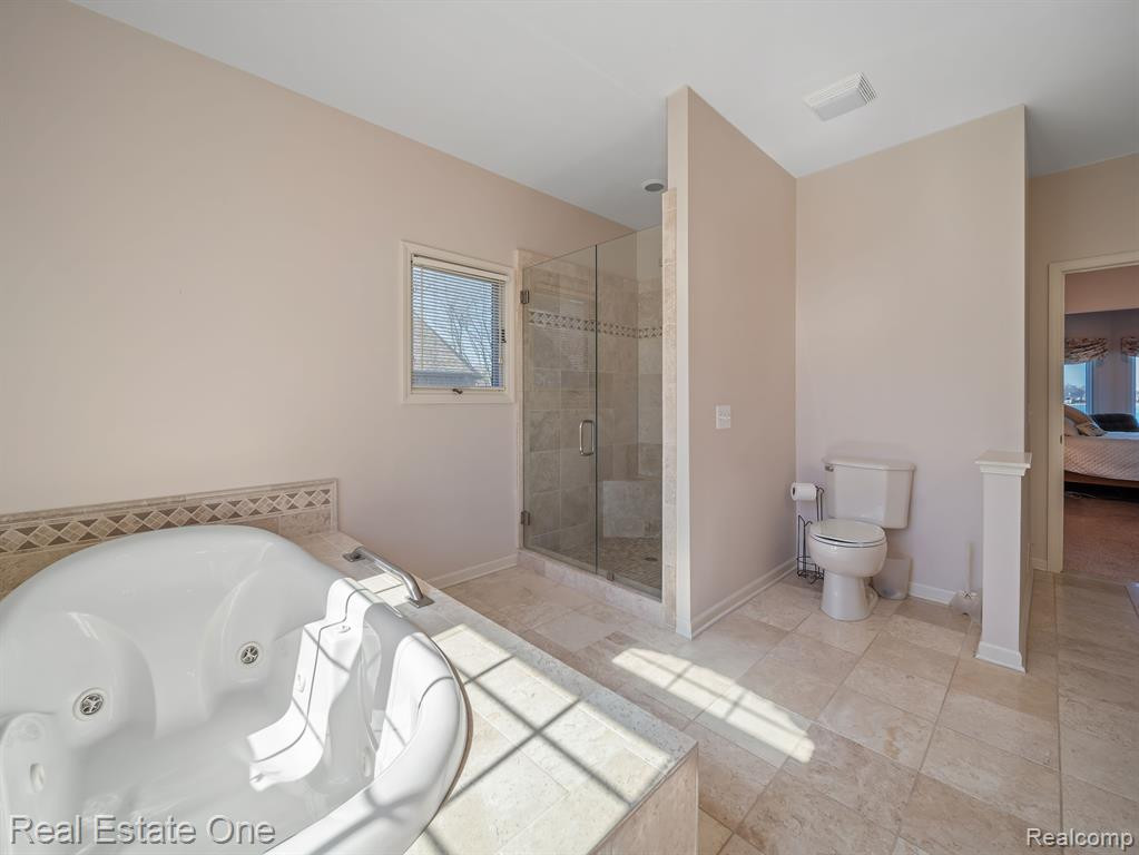 9060 HURON BLUFFS Drive, White Lake, MI — Photo 11