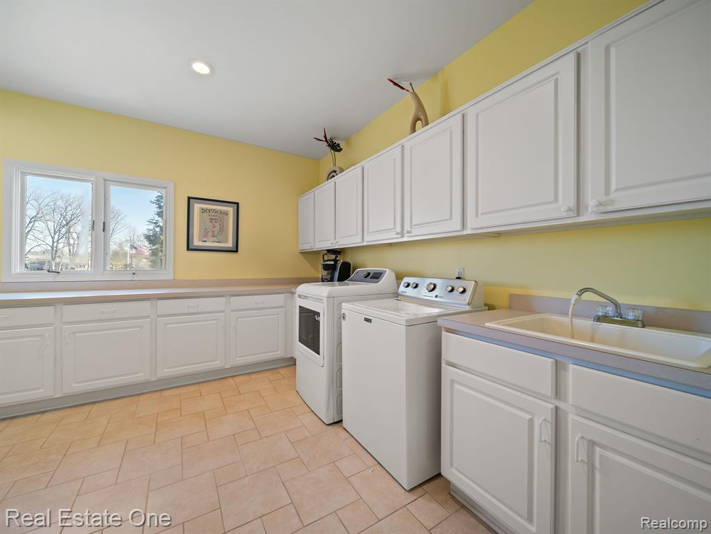 9060 HURON BLUFFS Drive, White Lake, MI — Photo 20