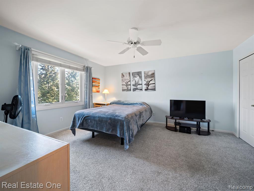 9060 HURON BLUFFS Drive, White Lake, MI — Photo 23