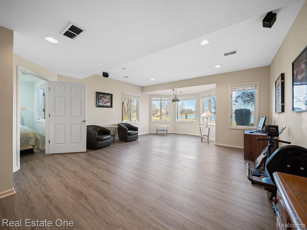 9060 HURON BLUFFS Drive, White Lake, MI — Photo 28