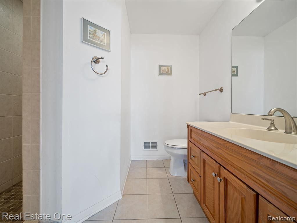 9060 HURON BLUFFS Drive, White Lake, MI — Photo 30