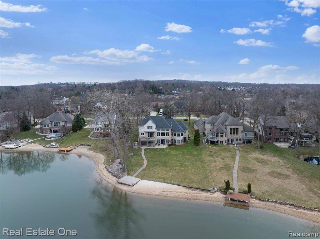 9060 HURON BLUFFS Drive, White Lake, MI — Photo 35