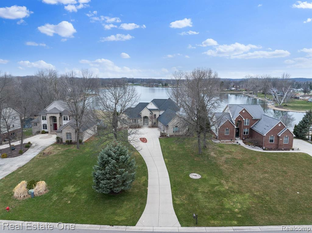9060 HURON BLUFFS Drive, White Lake, MI — Photo 36