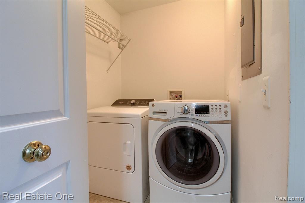 2672 S KNIGHTSBRIDGE Circle, Ann Arbor, MI 48105 — Photo 14
