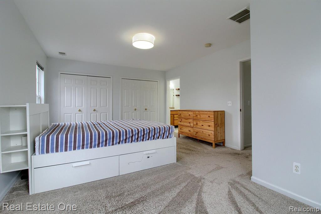 2672 S KNIGHTSBRIDGE Circle, Ann Arbor, MI 48105 — Photo 16