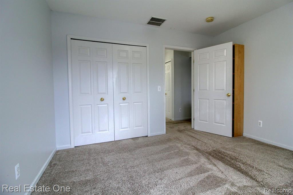 2672 S KNIGHTSBRIDGE Circle, Ann Arbor, MI 48105 — Photo 20