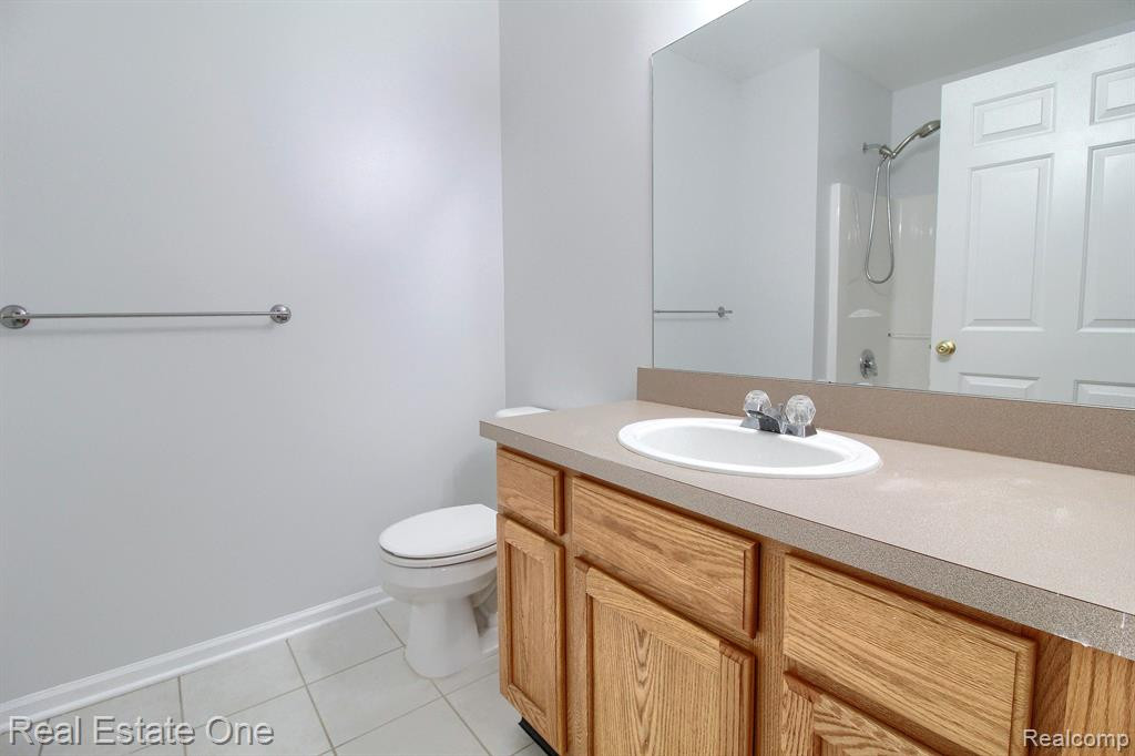 2672 S KNIGHTSBRIDGE Circle, Ann Arbor, MI 48105 — Photo 21
