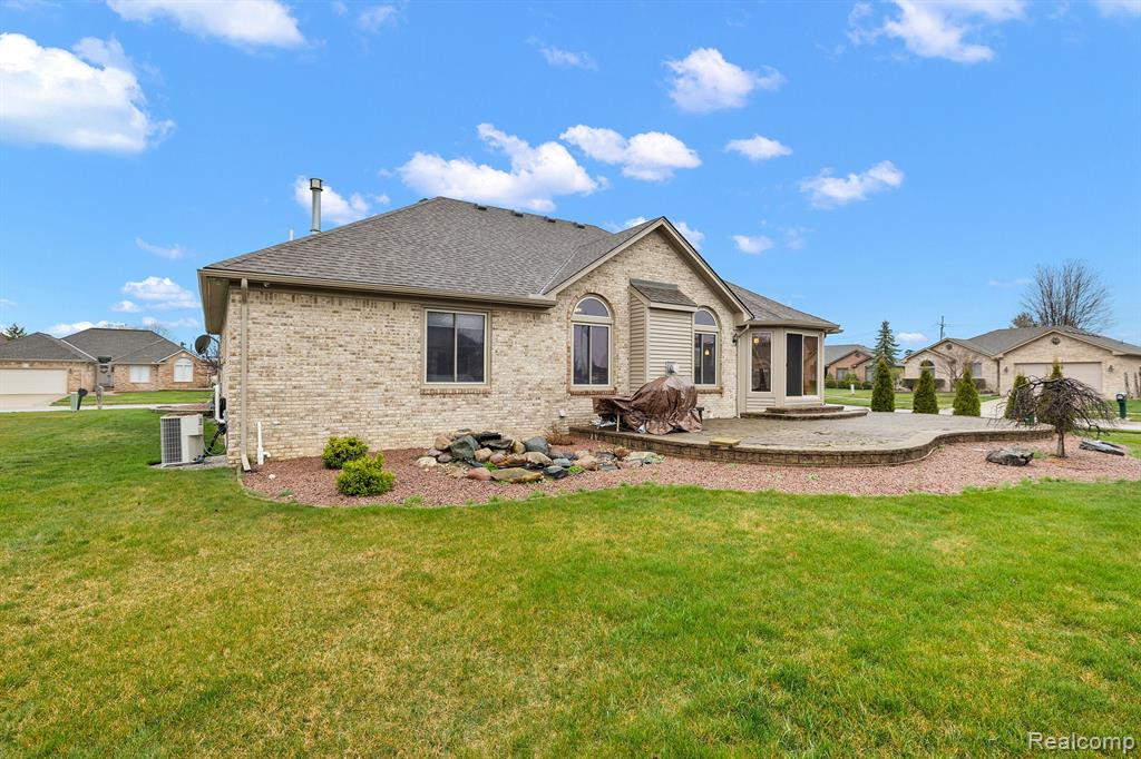 54836 CHICKASAW Drive, Macomb, MI 48042 — Photo 4