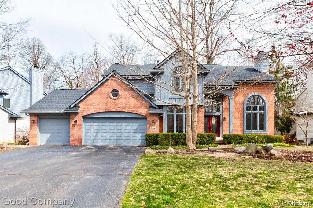 7298 VILLAGE SQUARE Drive, West Bloomfield, MI — front exterior