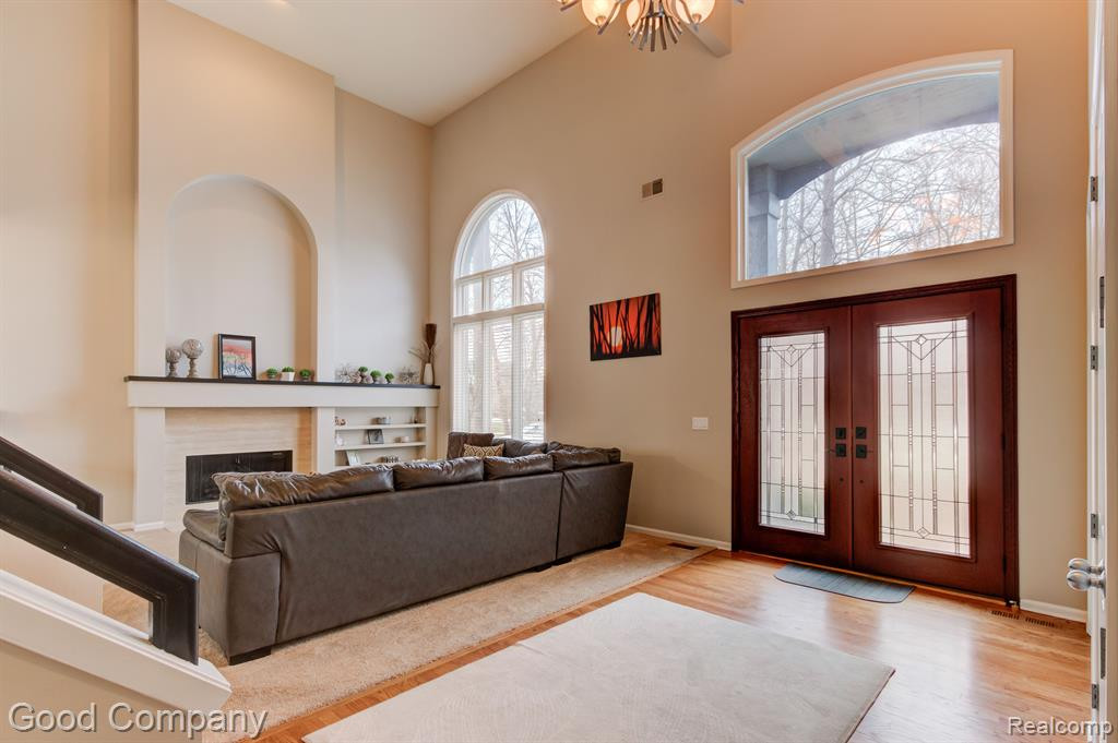 7298 VILLAGE SQUARE Drive, West Bloomfield, MI — Photo 3