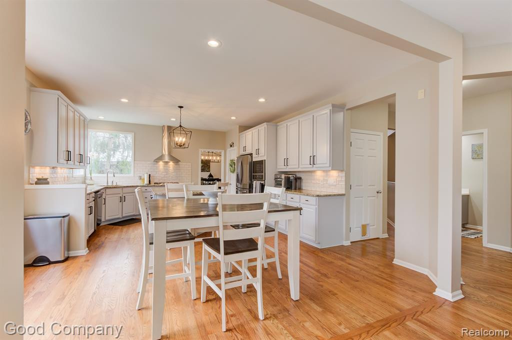 7298 VILLAGE SQUARE Drive, West Bloomfield, MI — Photo 18