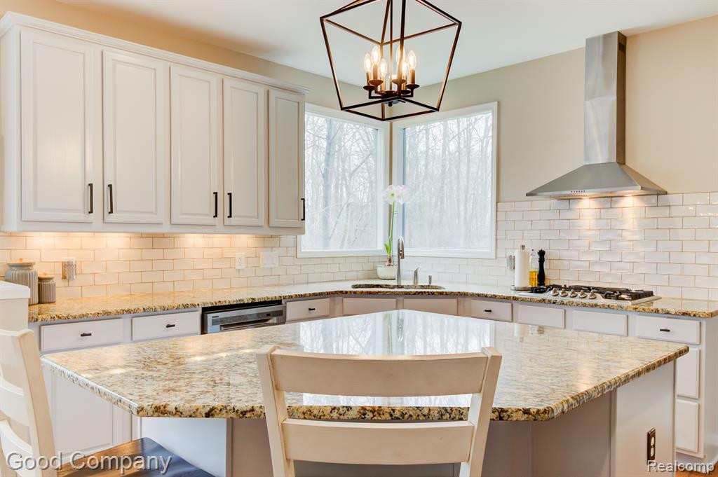 7298 VILLAGE SQUARE Drive, West Bloomfield, MI — Photo 24