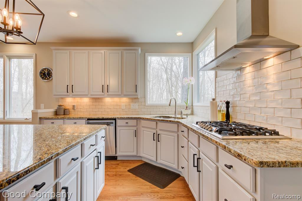 7298 VILLAGE SQUARE Drive, West Bloomfield, MI — Photo 27