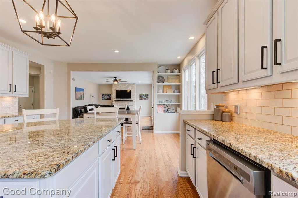 7298 VILLAGE SQUARE Drive, West Bloomfield, MI — Photo 28