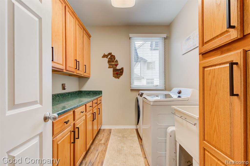 7298 VILLAGE SQUARE Drive, West Bloomfield, MI — Photo 33