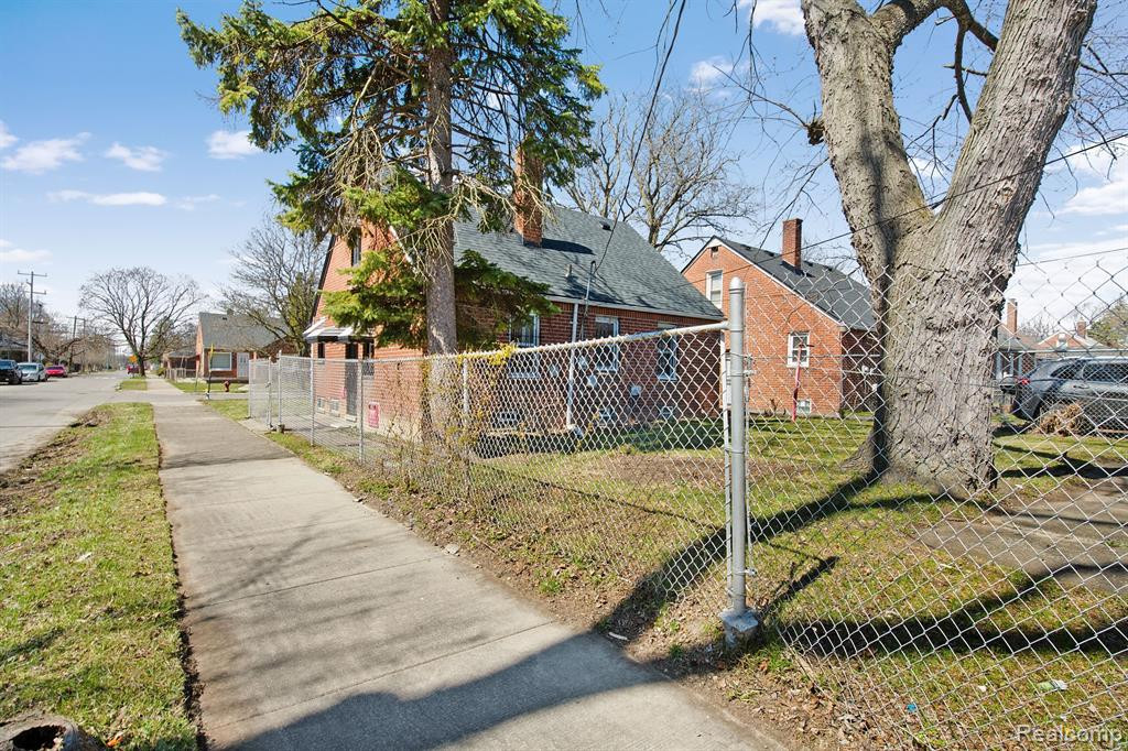9004 PATTON Street, Detroit, MI 48228 — Photo 6