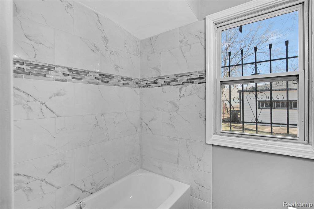 9004 PATTON Street, Detroit, MI 48228 — Photo 14