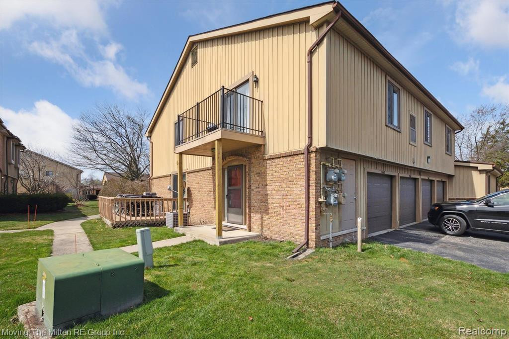 41669 Bedford Dr, Canton, MI 48187 — Photo 2