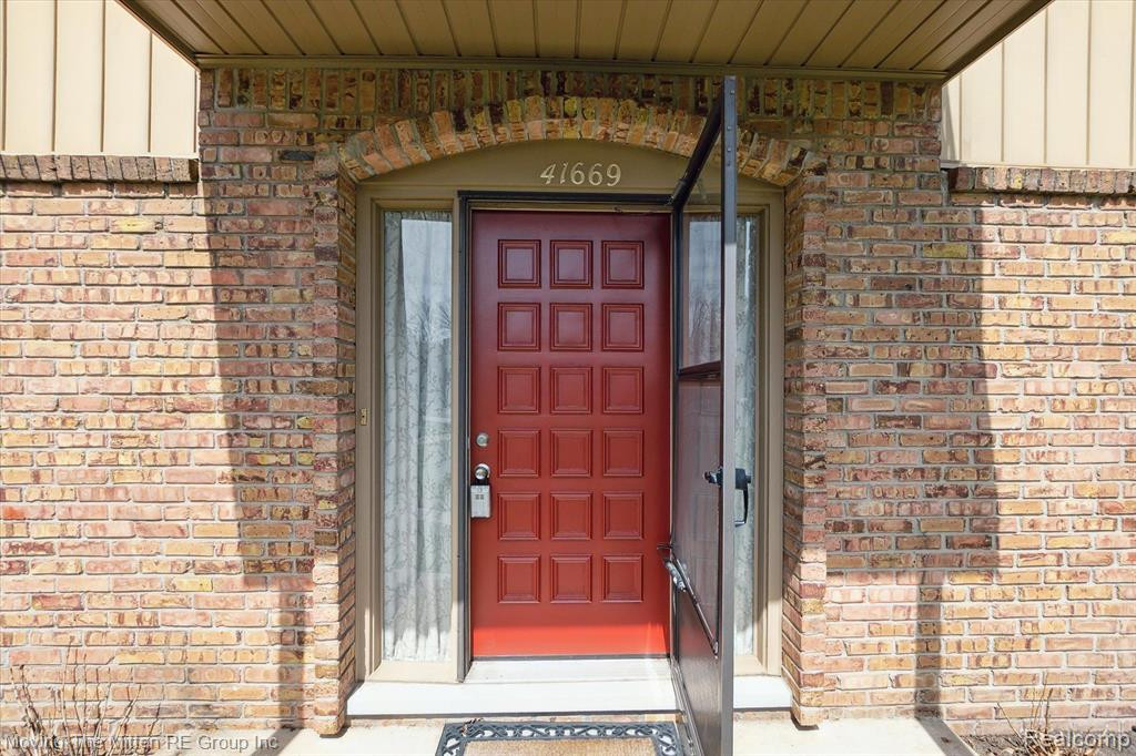 41669 Bedford Dr, Canton, MI 48187 — Photo 3