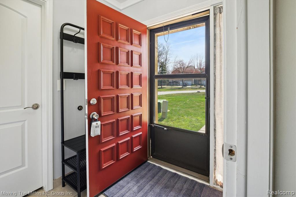 41669 Bedford Dr, Canton, MI 48187 — Photo 4