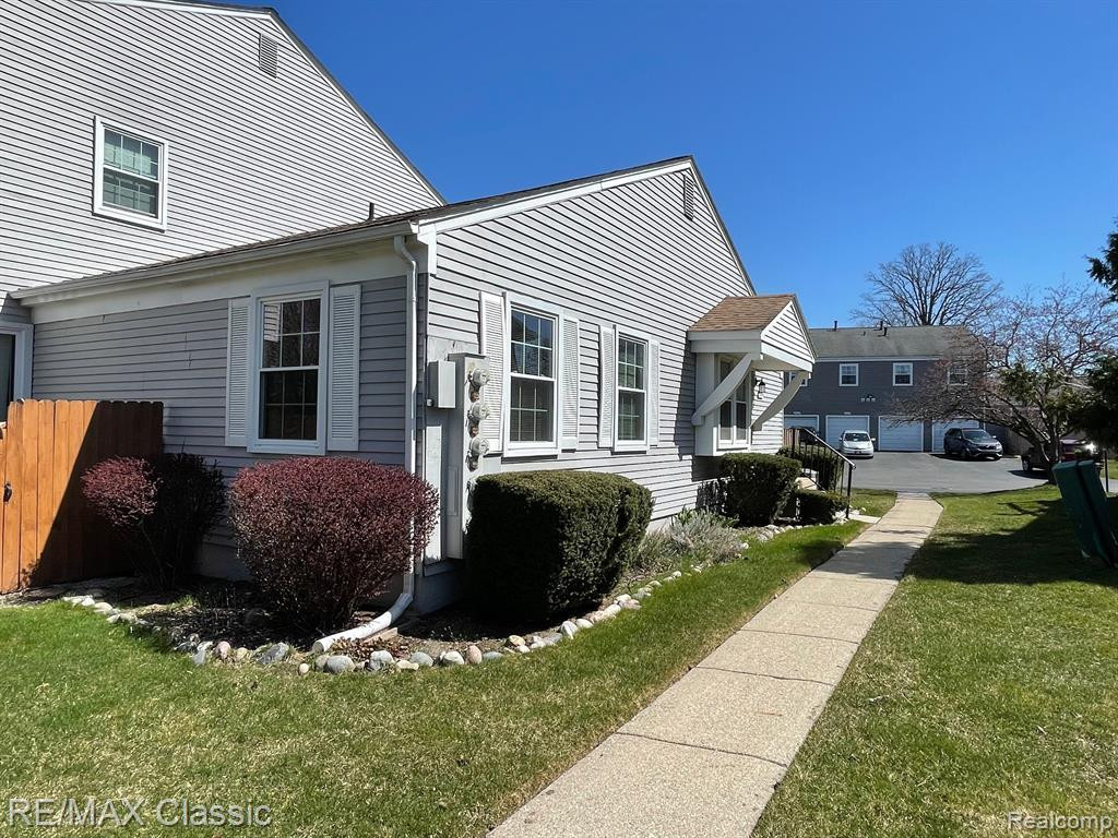 23524 WOODSHIRE Court, 137, Novi, MI — front exterior