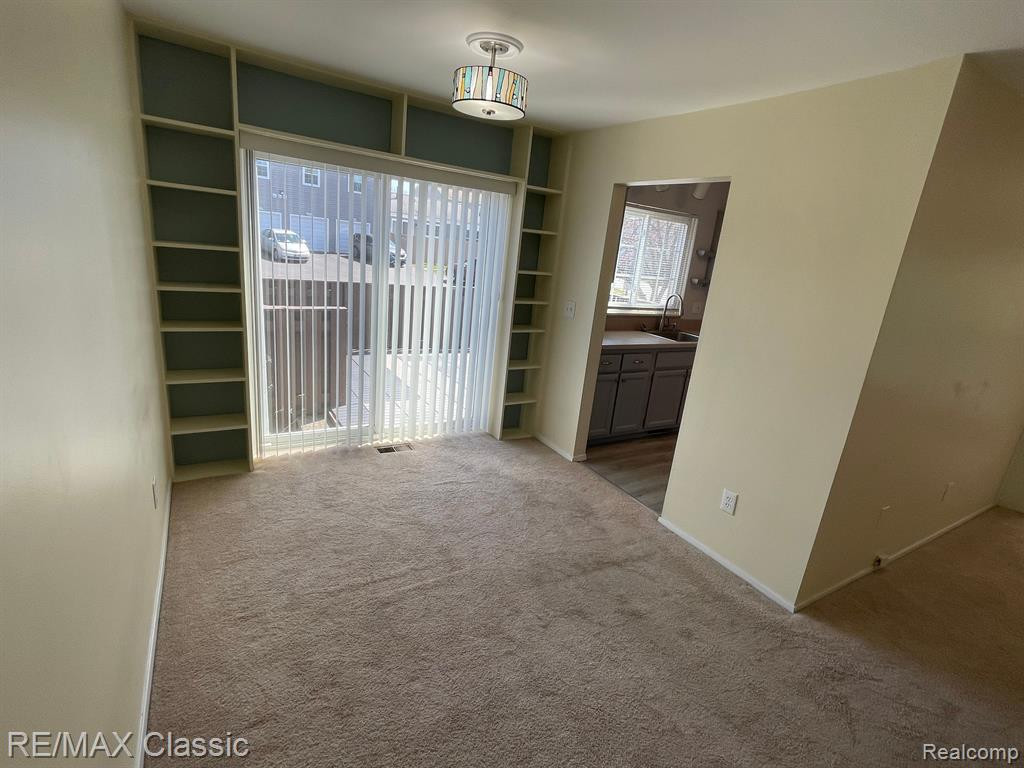 23524 WOODSHIRE Court, 137, Novi, MI — Photo 10