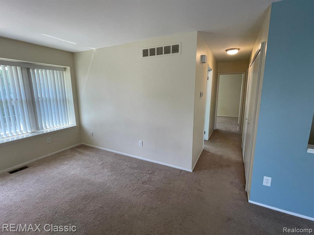 23524 WOODSHIRE Court, 137, Novi, MI — Photo 12