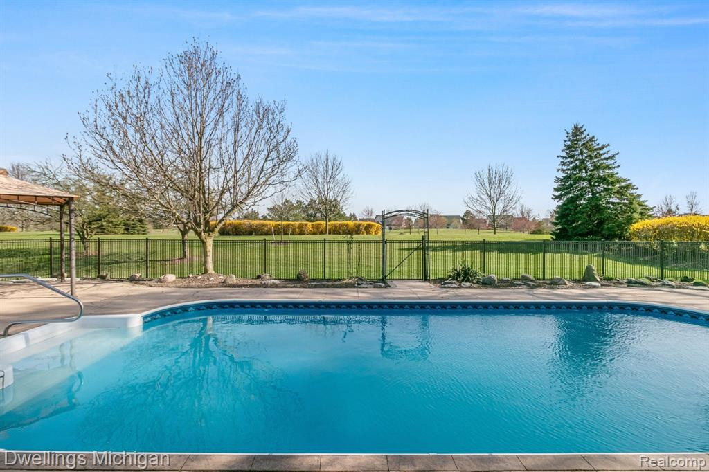 47563 ASHFORD Drive S, Canton, MI 48188 — Photo 55