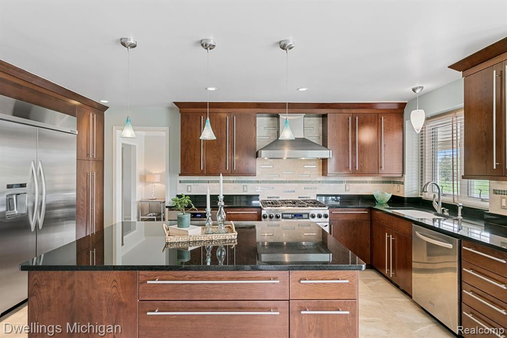 47563 ASHFORD Drive S, Canton, MI 48188 — Photo 7
