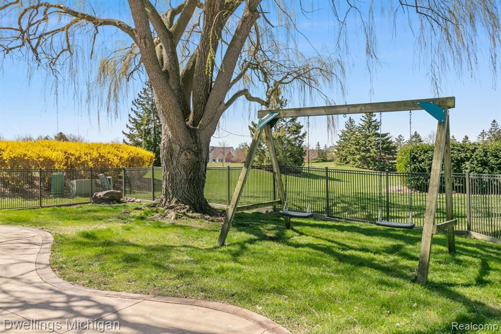 47563 ASHFORD Drive S, Canton, MI 48188 — Photo 31
