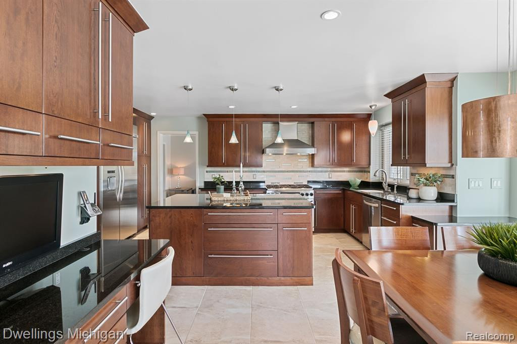 47563 ASHFORD Drive S, Canton, MI 48188 — Photo 34