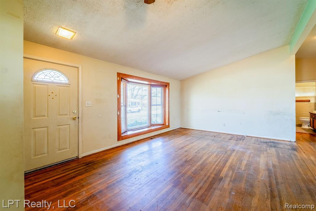 5500 CHEROKEE Street, Dearborn Heights, MI 48125 — Photo 5