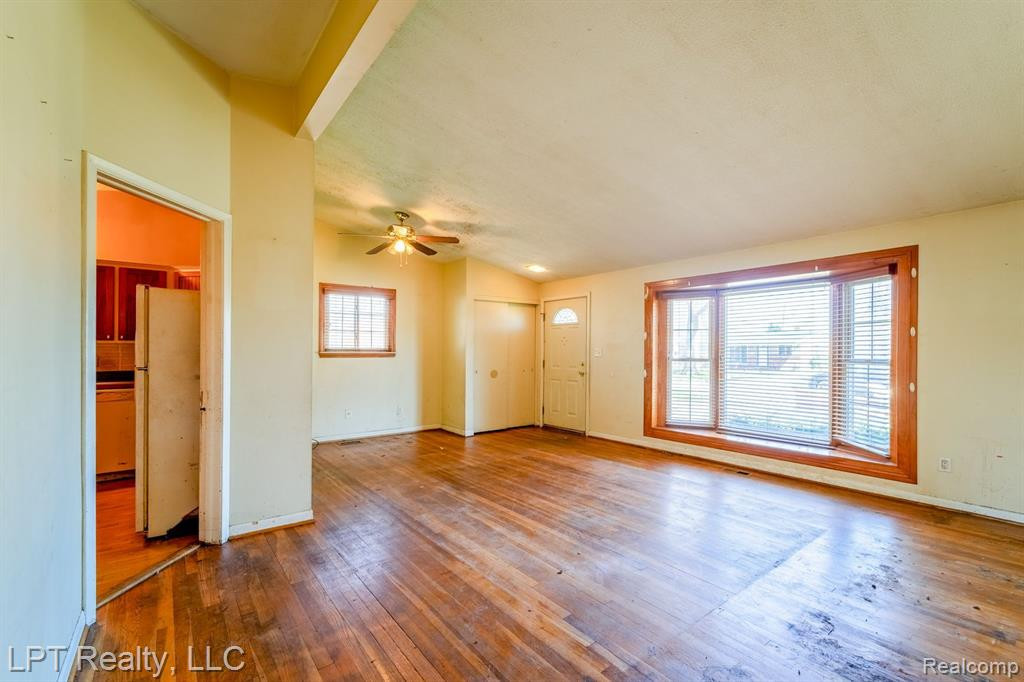 5500 CHEROKEE Street, Dearborn Heights, MI 48125 — Photo 6