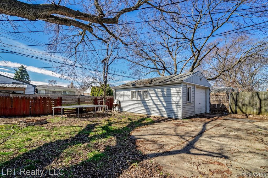 5500 CHEROKEE Street, Dearborn Heights, MI 48125 — Photo 16