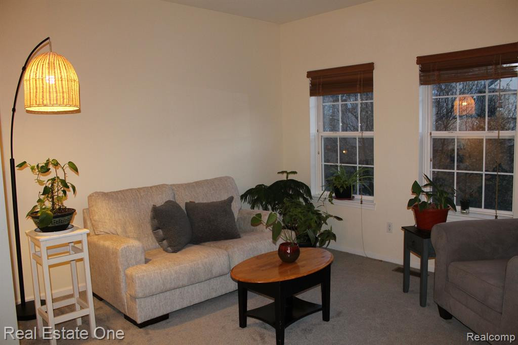 2202 KNOTTY PINE Trail, 124, Howell, MI 48855 — Photo 3