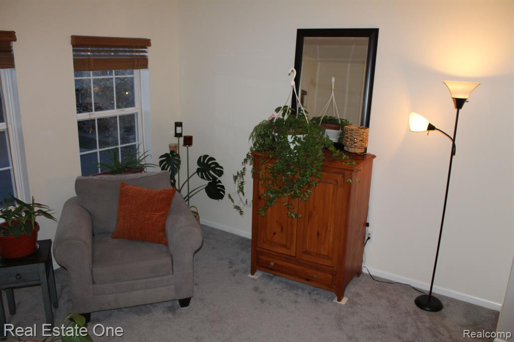 2202 KNOTTY PINE Trail, 124, Howell, MI 48855 — Photo 4