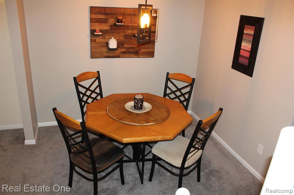 2202 KNOTTY PINE Trail, 124, Howell, MI 48855 — Photo 6