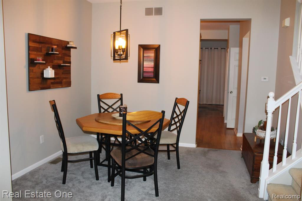 2202 KNOTTY PINE Trail, 124, Howell, MI 48855 — Photo 7