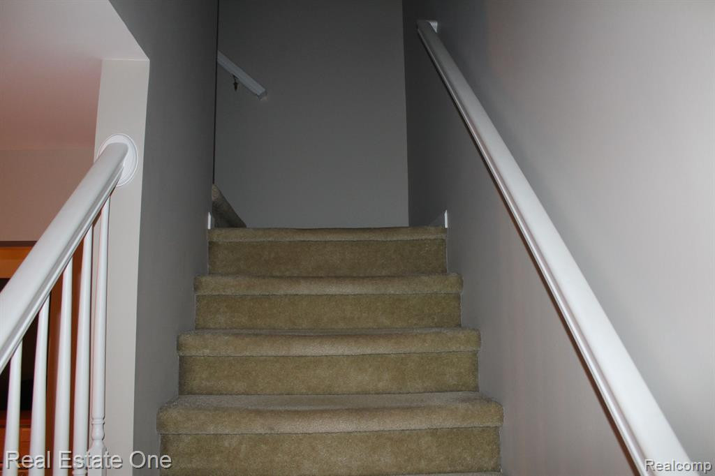 2202 KNOTTY PINE Trail, 124, Howell, MI 48855 — Photo 15