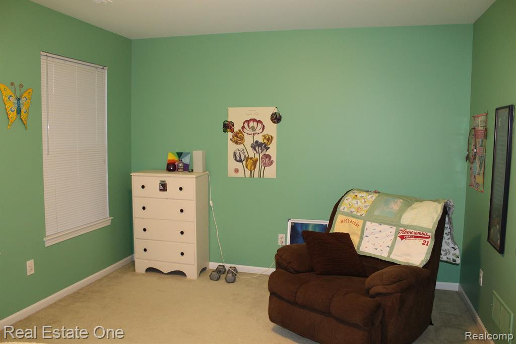 2202 KNOTTY PINE Trail, 124, Howell, MI 48855 — Photo 18