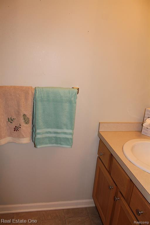 2202 KNOTTY PINE Trail, 124, Howell, MI 48855 — Photo 22