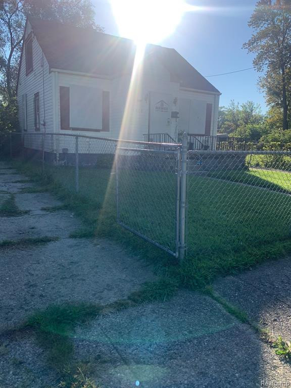 4910 EDWARDS Avenue, Flint, MI 48505 — front exterior