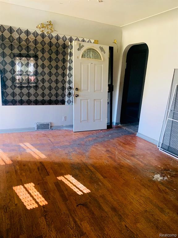 4910 EDWARDS Avenue, Flint, MI 48505 — Photo 6